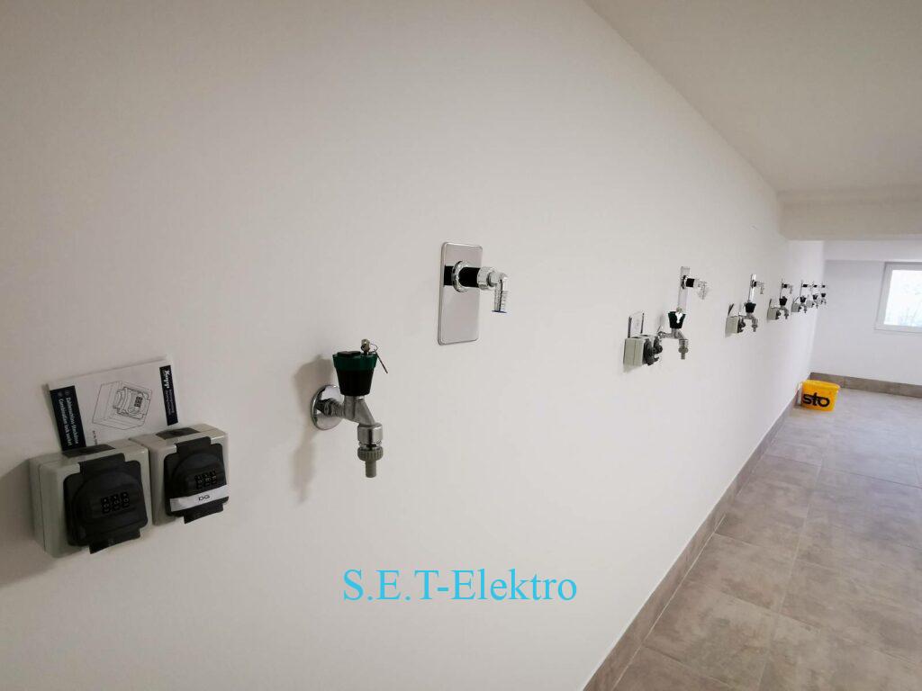 Installation von Steckdosen im Waschraum