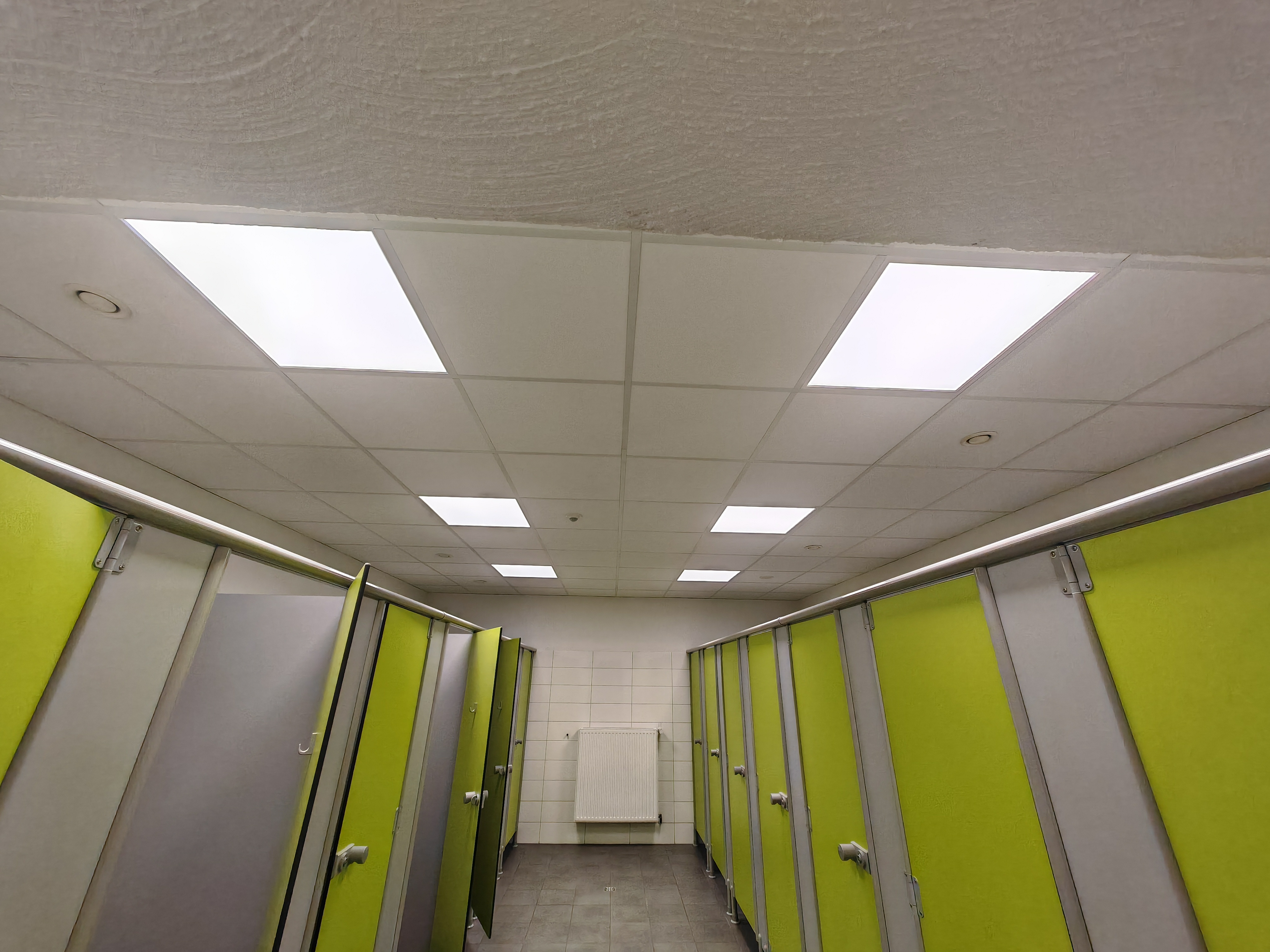 Modernisierung einer Schultoilette