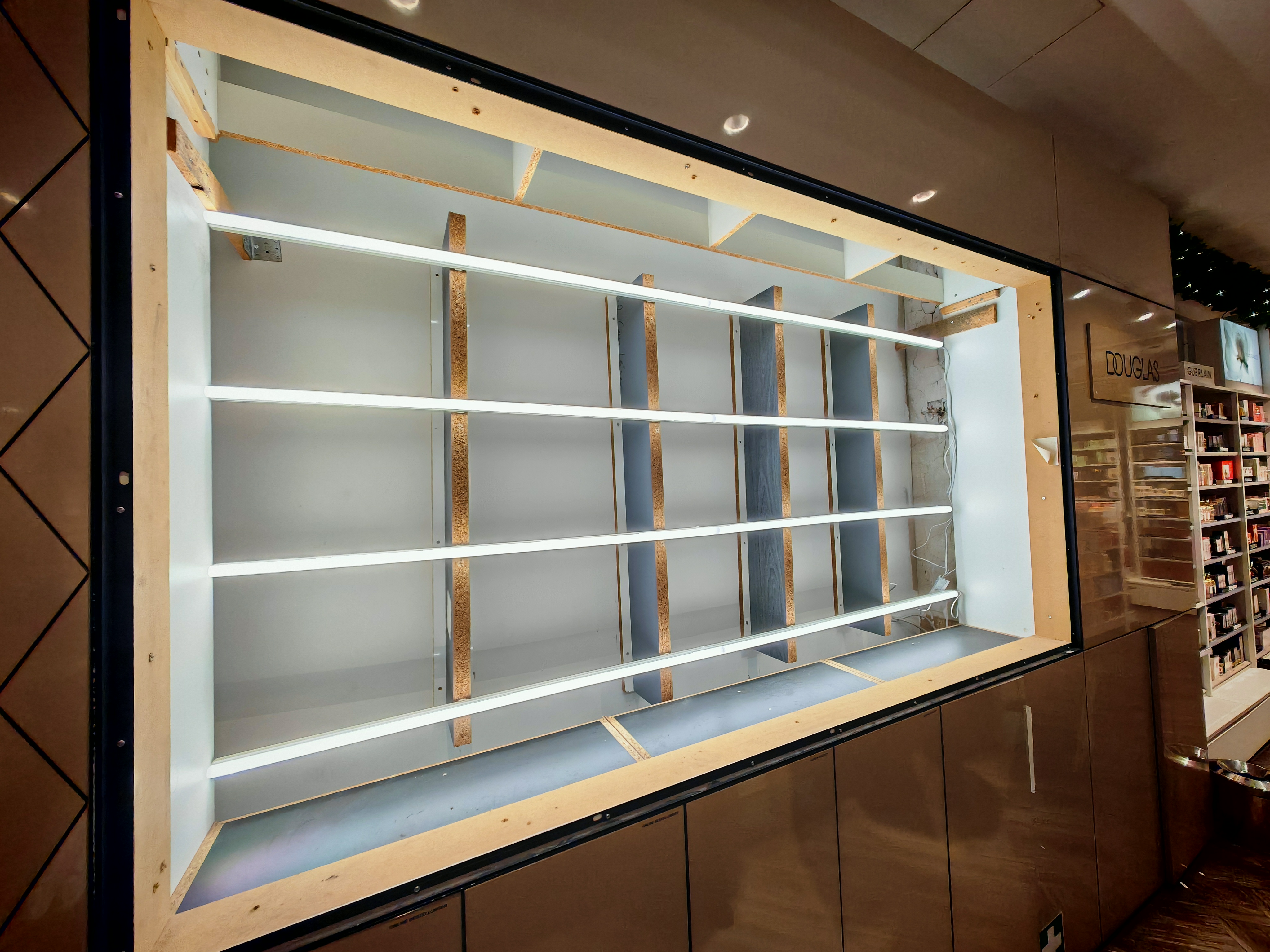 Erneuerung der Austellungsbeleuchtung